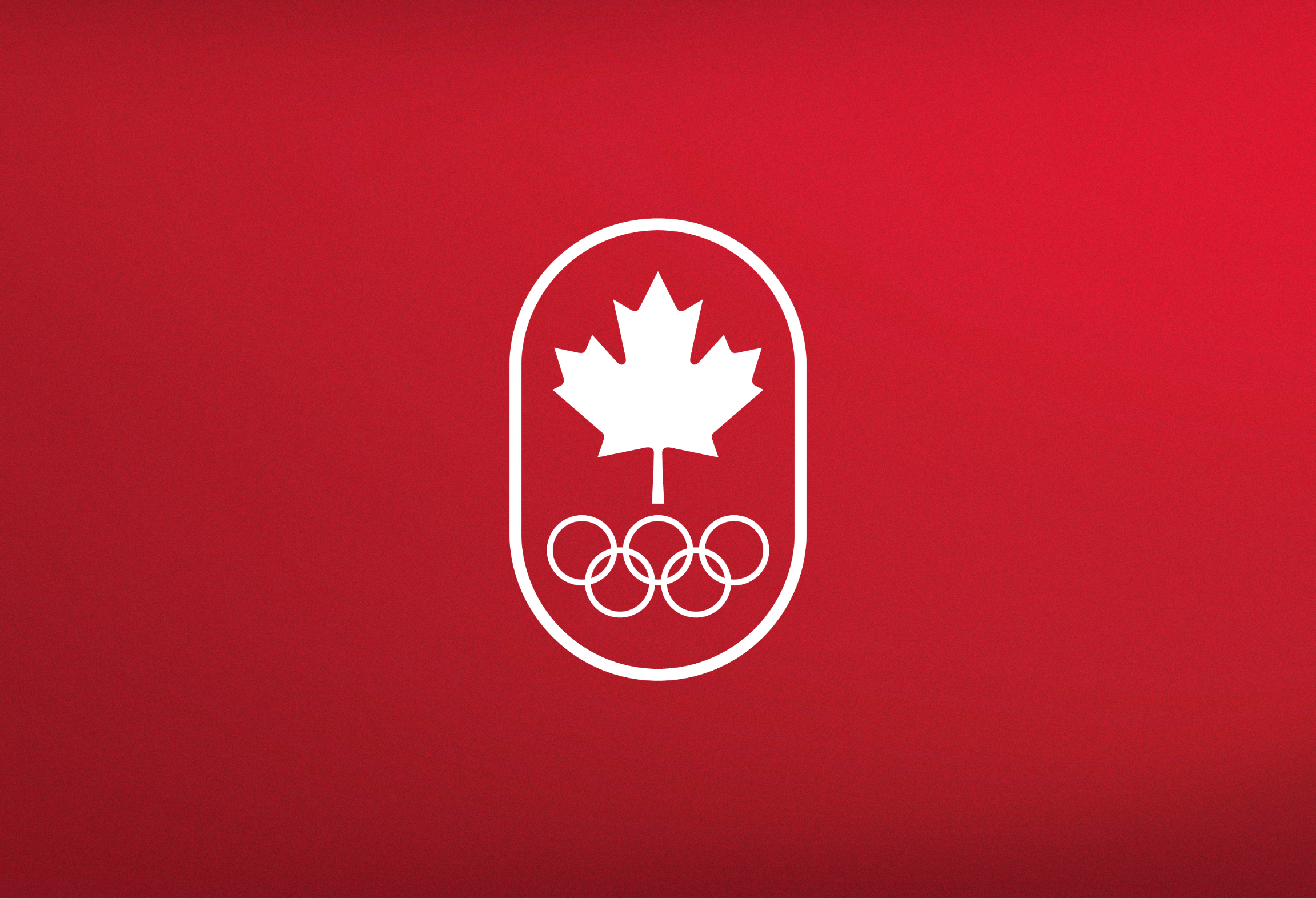 Un fond rouge présentant un emblème avec une feuille d'érable blanche au-dessus des anneaux olympiques.